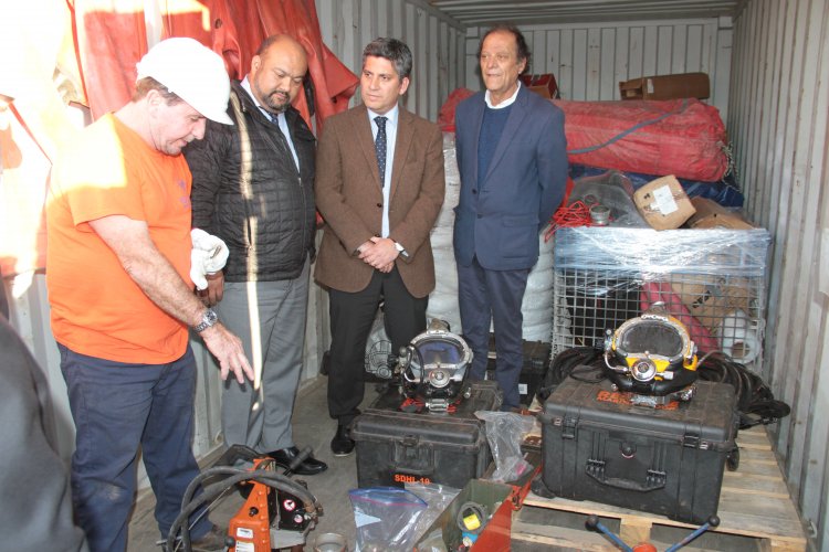 Llega equipamiento para drenaje de restos oleosos de barco don Humberto