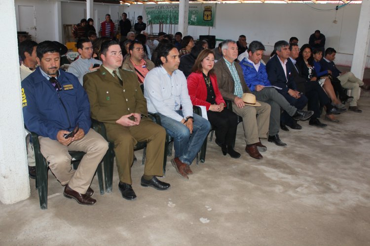 Club Unión Esperanza de El Tambo inaugura cierre perimetral de su cancha de fútbol