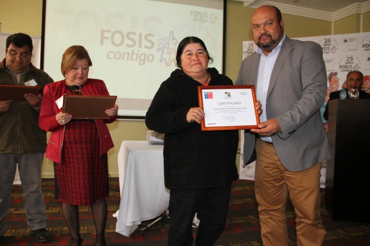 Emprendedores locales recibieron $400 millones gracias a programa del FOSIS y Gobierno Regional