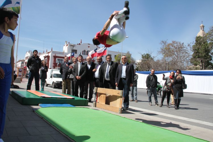 Gobierno Regional realiza masiva entrega de fondos concursables a gestores de Elqui y Limarí