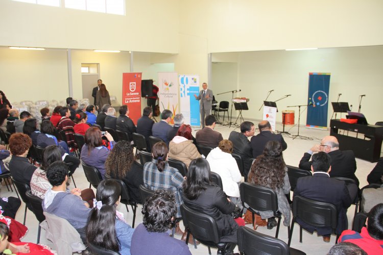 Inauguran Centro Comunitario y Cultural de La Antena en La Serena