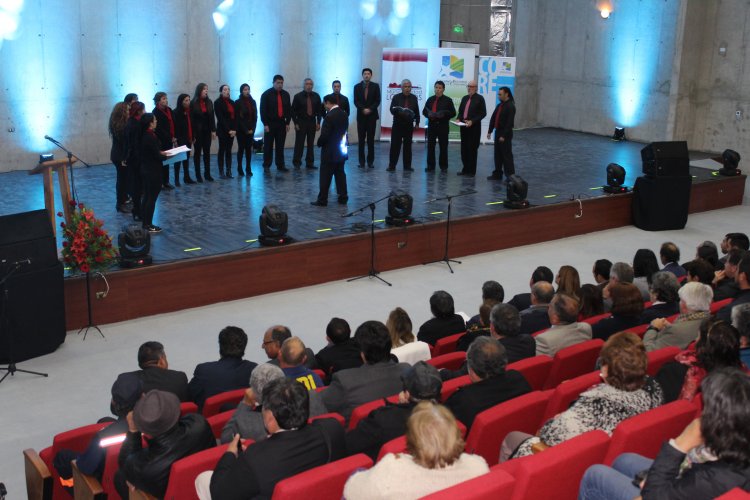 Vecinos y vecinas de Los Vilos celebran inauguración de nueva Casa de La Cultura