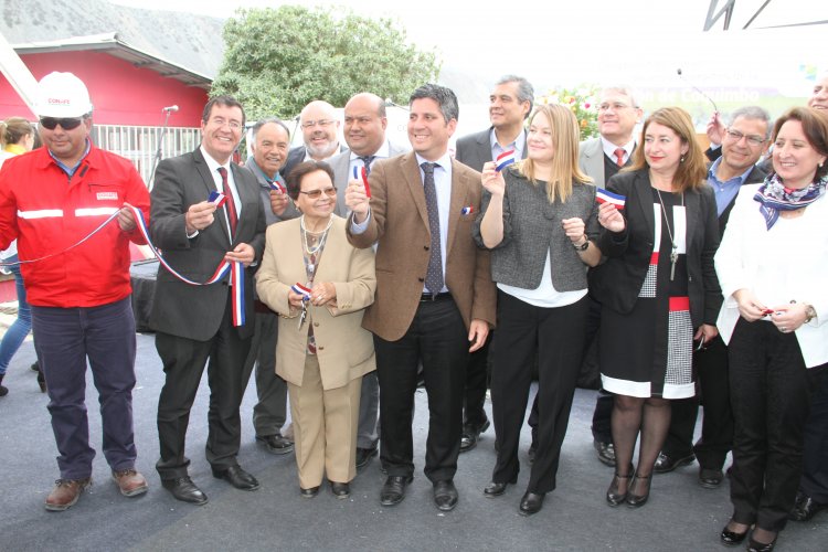 Fin a 30 años sin luz: inauguran en El Romeral proyecto de electrificación del Gobierno Regional