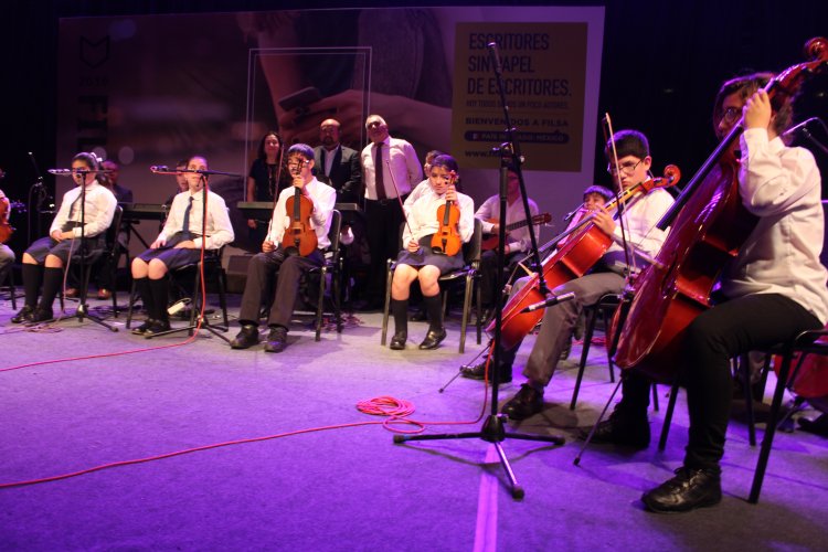 Niños y niñas con discapacidad visual del Colegio Luis Braille presentan su música en emotivo concierto en la FILSA