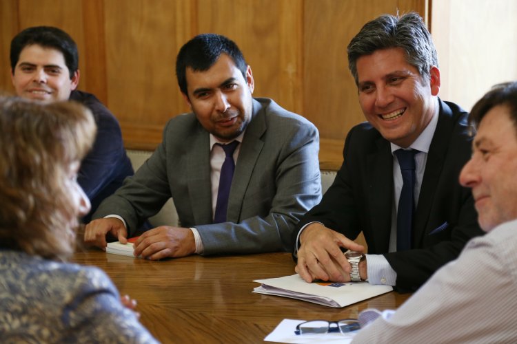 Intendente Ibáñez y cores gestionan recursos en la SUBDERE para avanzar en 14 proyectos sanitarios