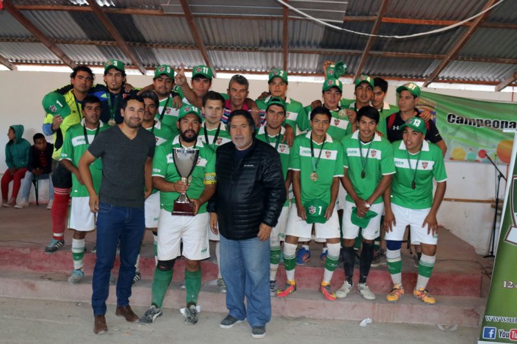 Unión Esperanza levantó la copa de campeón del Torneo de Fútbol Rural de Primavera
