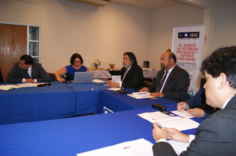 Mesa de universidades y Gobierno Regional define acciones para construir hoja de ruta en primera sesión de trabajo