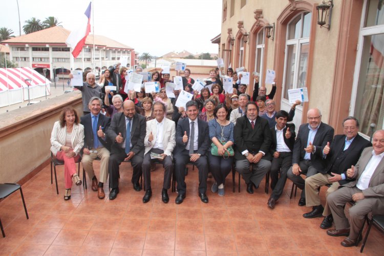 Adultos mayores fueron los felices ganadores del Fondo Social 2016 del Gobierno Regional