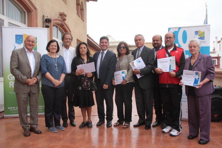 Adultos mayores fueron los felices ganadores del Fondo Social 2016 del Gobierno Regional