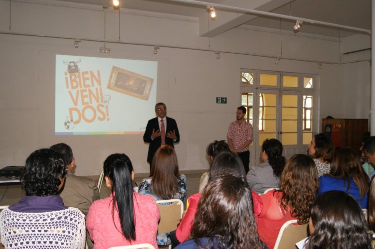 Docentes y directivos de la educación participán en seminario impartido a través del Programa “Emprende Joven” del INJUV