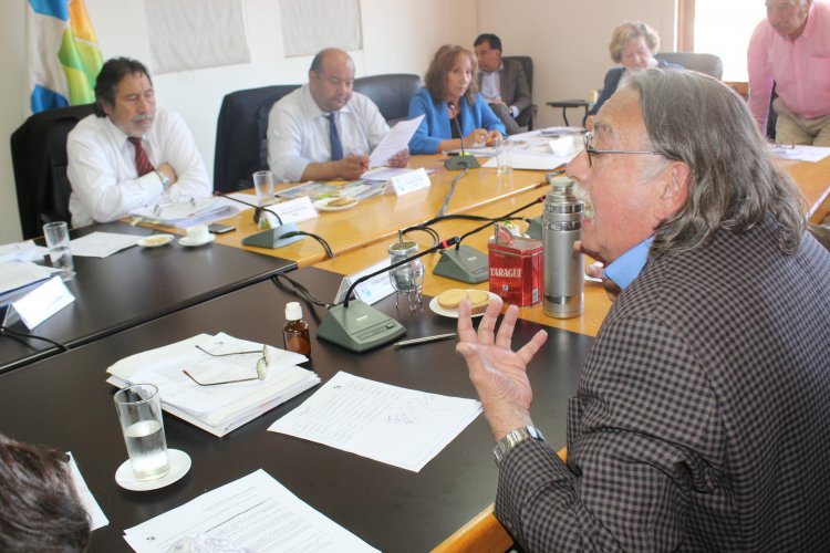 CORE aprueba $575 millones para seguir apoyando programas que benefician a las zonas rezagadas