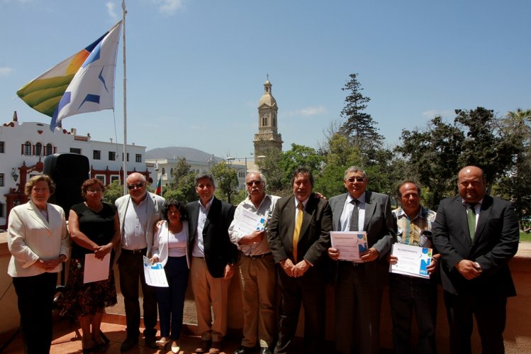 Entregan recursos a vecinos ganadores de los Fondos Concursables del Gobierno Regional