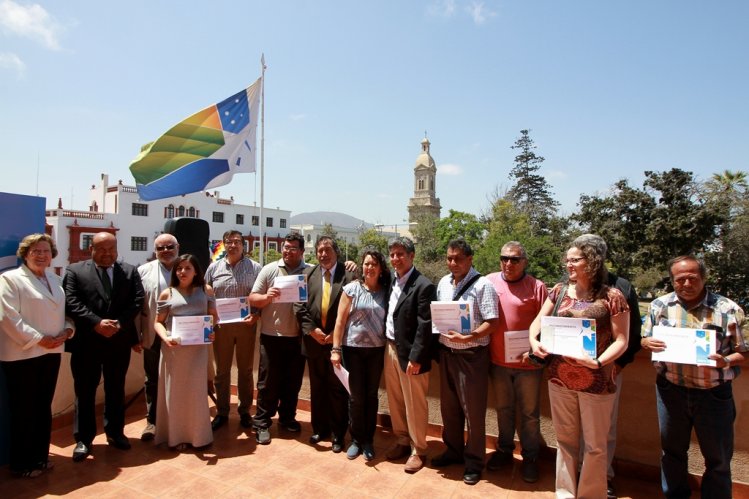 Entregan recursos a vecinos ganadores de los Fondos Concursables del Gobierno Regional