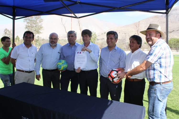 Vecinos de Vicuña contarán con nuevo estadio el 2018