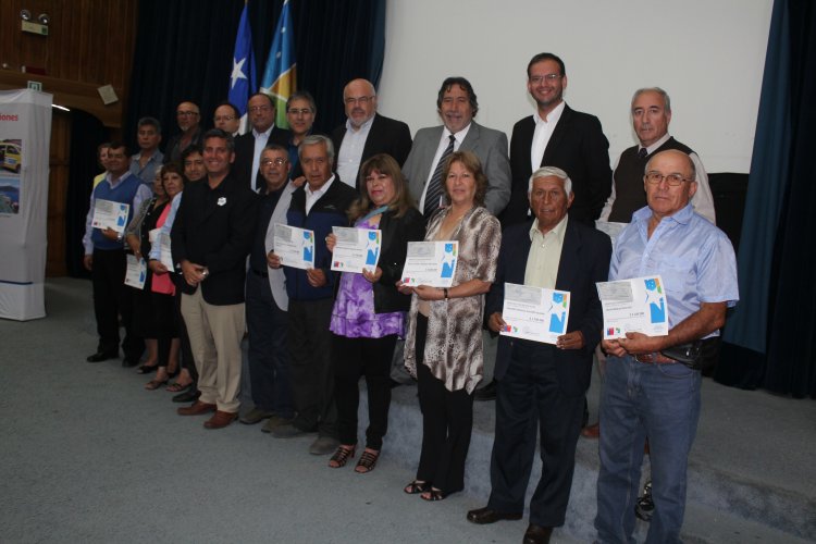 Trabajadores de taxicolectivos reciben recursos para modernizar sus vehículos