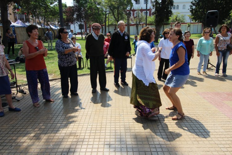 Adultos mayores de La Serena demuestran los atributos de la biodanza