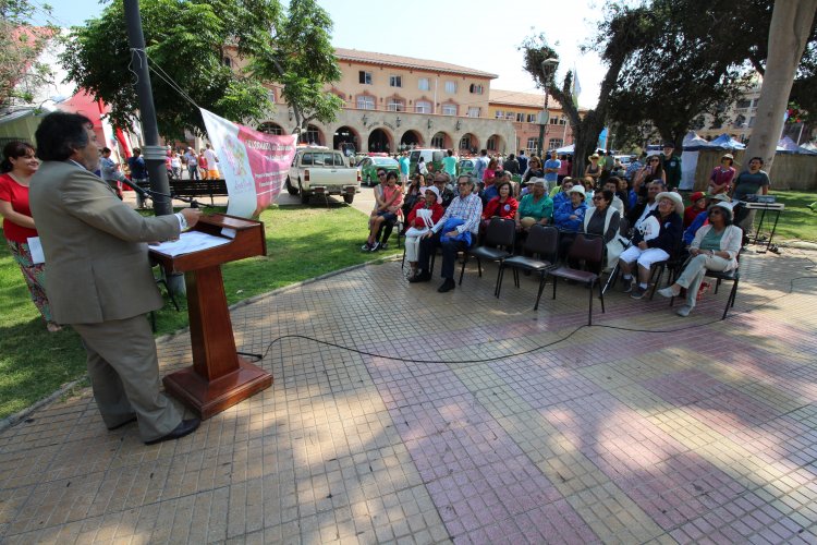 Adultos mayores de La Serena demuestran los atributos de la biodanza