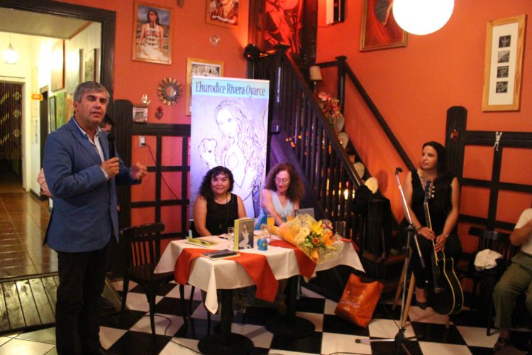 Poemario “Espejo de luces y sombras” es presentado en la comuna de Vicuña