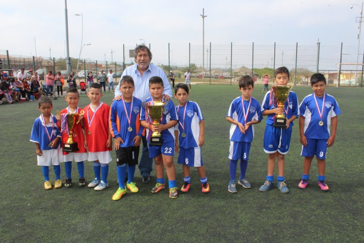 Campeonato infantil de Las Compañías premió a futuras promesas del fúltbol
