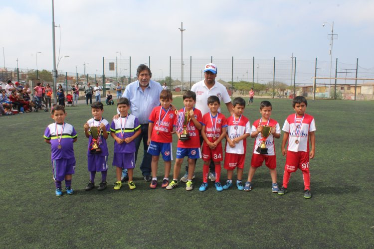 Campeonato infantil de Las Compañías premió a futuras promesas del fúltbol