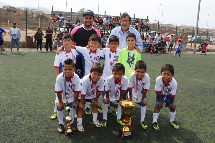 Campeonato infantil de Las Compañías premió a futuras promesas del fúltbol