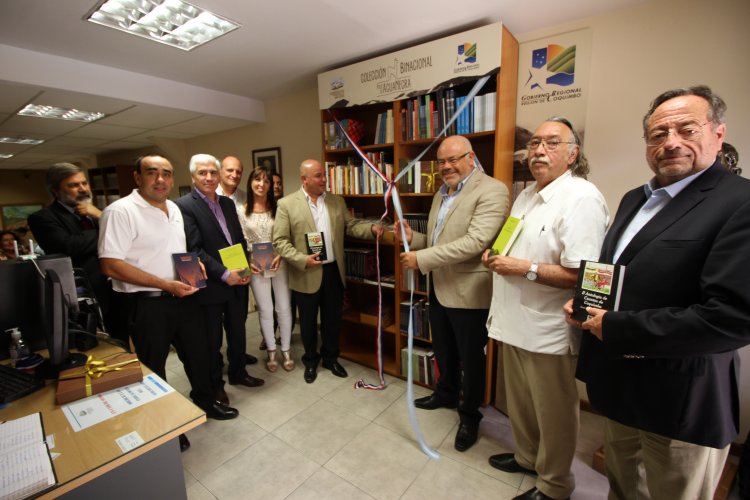 CORE hace nueva entrega de libros regionales para la biblioteca de la provincia de San Juan