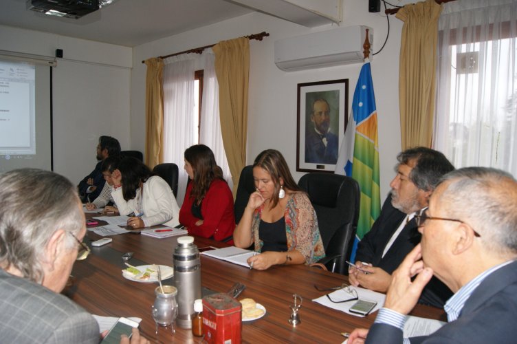 Consultora coordinará trabajo de la Mesa Universidades-Gobierno Regional