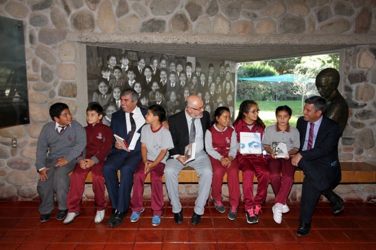 Resaltan labor de maestra y el legado literario de Gabriela Mistral en acto oficial por su natalicio