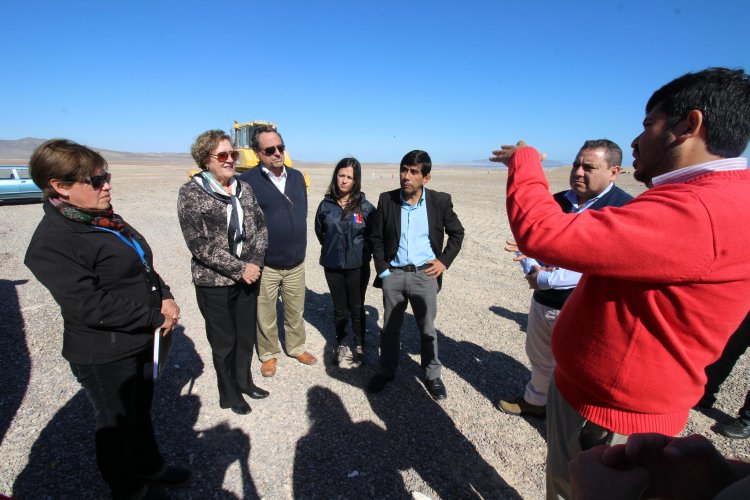 Consejeros y profesionales medioambientales conocen experiencia del único relleno sanitario municipal de Chile