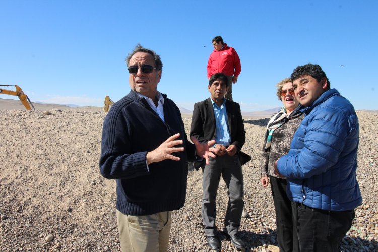 Consejeros y profesionales medioambientales conocen experiencia del único relleno sanitario municipal de Chile