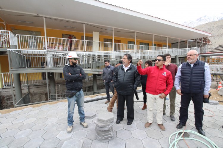 Construcción de la Escuela Básica de Pisco Elqui alcanza un 98% de avance