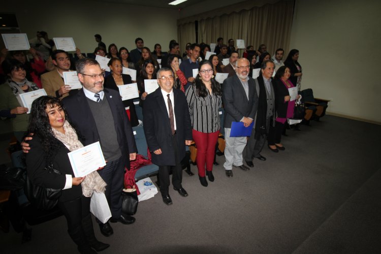 Líderes sociales reciben su certificado tras finalizar curso dictado en la UCN