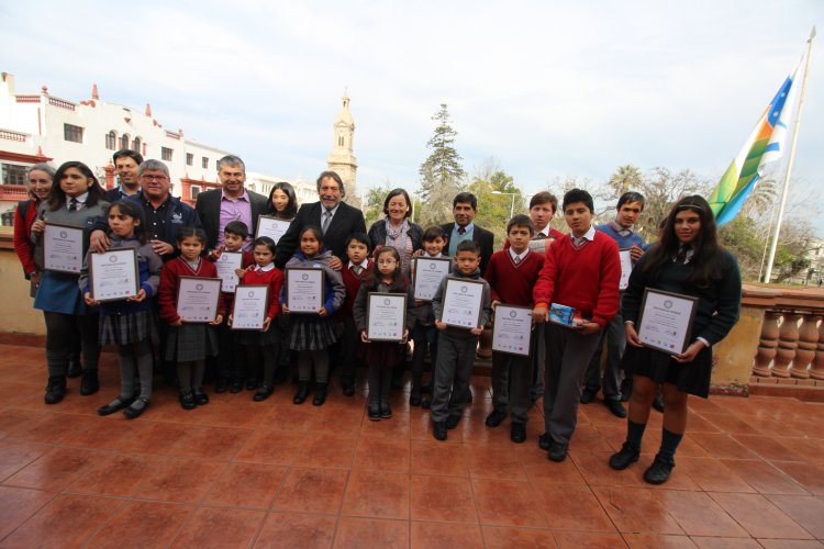 Con microcuento y pintura escolares de la región dan ejemplo de cómo proteger el medio ambiente