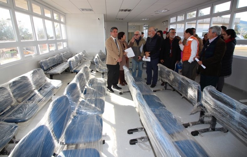 Vecinos y autoridades recorrieron obras de los nuevos Cesfam de Tierras Blancas y Pan de Azúcar