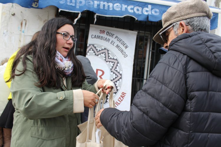 Campaña 3R entrega bolsas reutilizables en tres comunas de la Región de Coquimbo
