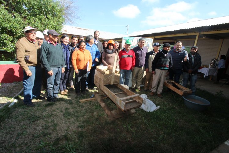 CORE participa en la entrega de implementos para pequeños mineros de lavaderos de oro de Illapel