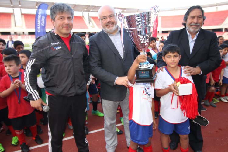 Pequeños futbolistas se aprontan para disputar torneo Champions Kid Junior en La Serena