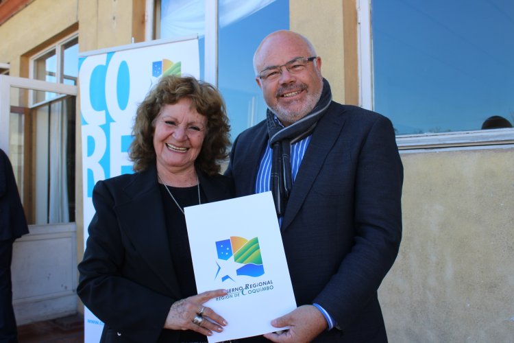 Organizaciones sociales de La Serena y Coquimbo reciben fondos concursables del Gobierno Regional