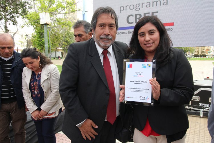 Gobierno Regional y FOSIS entregan $400 millones a 160 emprendedores de la zona