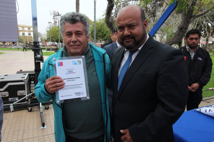 Gobierno Regional y FOSIS entregan $400 millones a 160 emprendedores de la zona