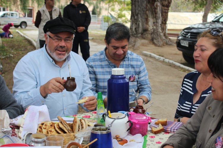 Con una mateada, tambinos evocan el paso de Gabriela Mistral por el pueblo hace 63 años