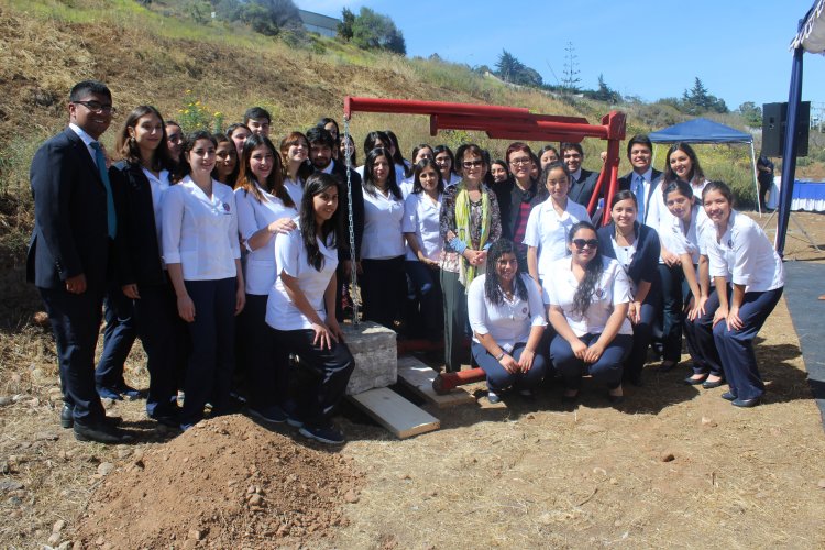Colocan primera piedra de nuevo edificio para psicología y enfermería de la ULS