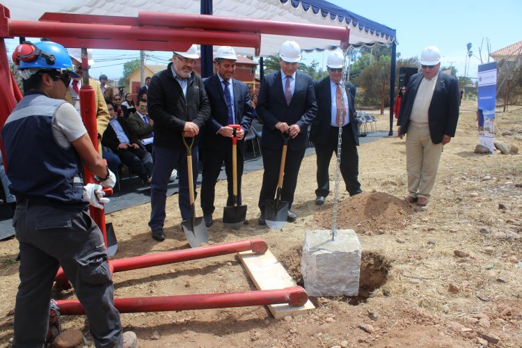 Colocan primera piedra de nuevo edificio para psicología y enfermería de la ULS