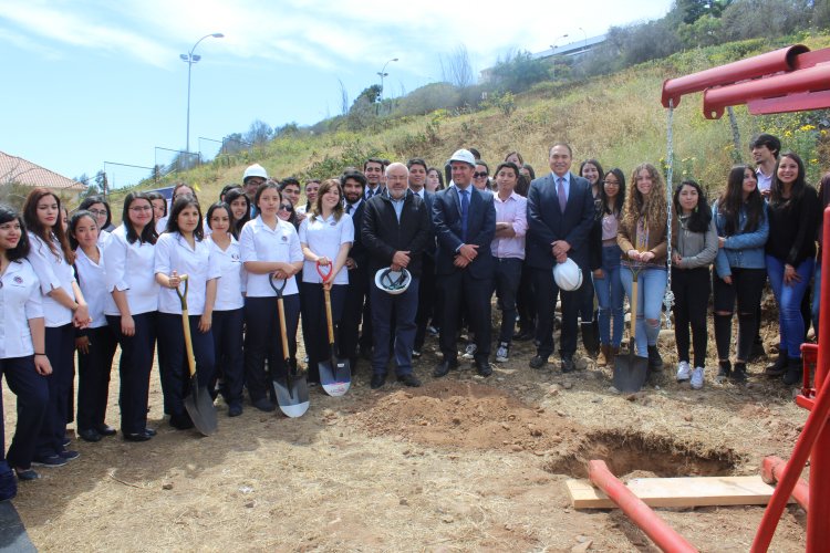 Colocan primera piedra de nuevo edificio para psicología y enfermería de la ULS