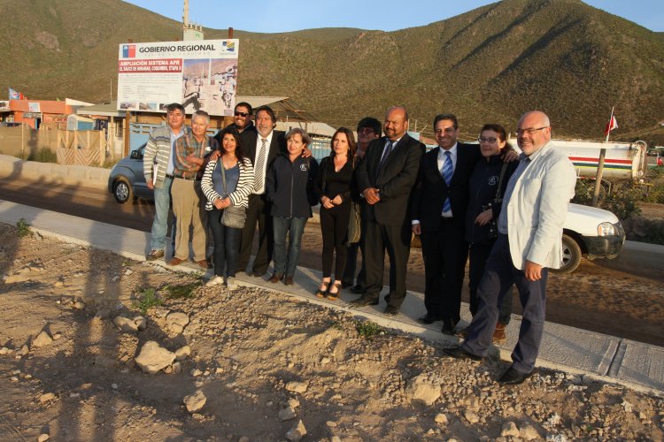 Supervisan avances de obras de pavimentación y APR en localidades de Coquimbo