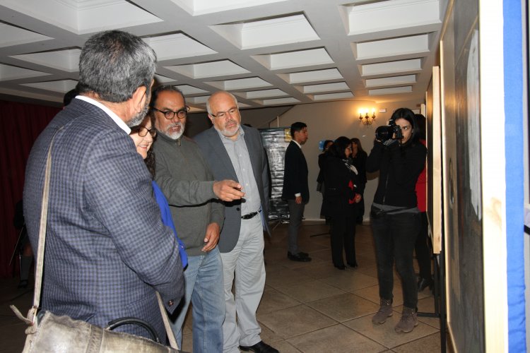 Liceanos rinden homenaje a maestro Jorge Peña Hen a 44 años de su muerte