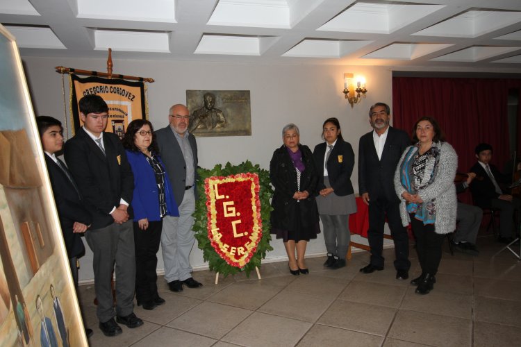 Liceanos rinden homenaje a maestro Jorge Peña Hen a 44 años de su muerte