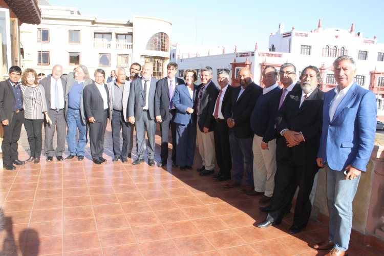 CORE aprueba nuevos recursos para finalizar estadios de Vicuña y Canela