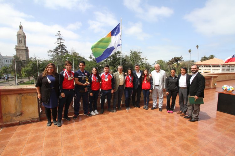 Pesistas regionales se coronaron campeones en sudamericano