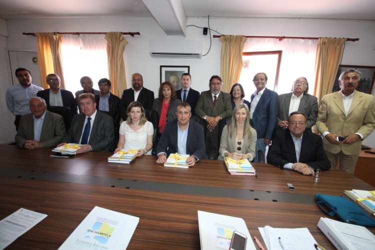 Delegación de empresarios de Murcia se reúnen con el Consejo Regional